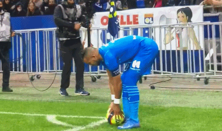 英超第18轮裁判选派：安东尼·泰勒吹罚曼联vs纽卡焦点战（英超第18轮裁判安排：安东尼·泰勒执法曼联对阵纽卡的焦点之战）