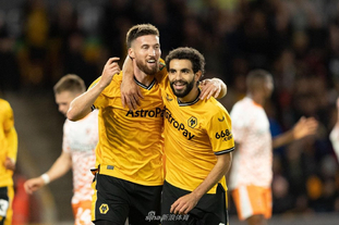 天空体育：埃弗顿3500万+800万镑报价迪布林再次被圣徒拒绝（天空体育：埃弗顿3500万+800万英镑求购迪布林再遭南安普顿拒绝）