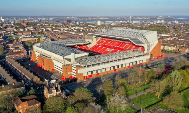 NBA杯MVP榜：亚历山大领跑，布伦森&卡斯尔紧随其后（NBA杯MVP竞速榜：亚历山大居首，布伦森与卡斯尔紧追不舍）