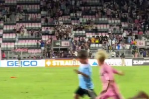 传闻：曼联和拜仁长期关注兰斯19岁中场马夏尔-蒂亚（曝曼联、拜仁长期追踪兰斯19岁中场马夏尔-蒂亚）