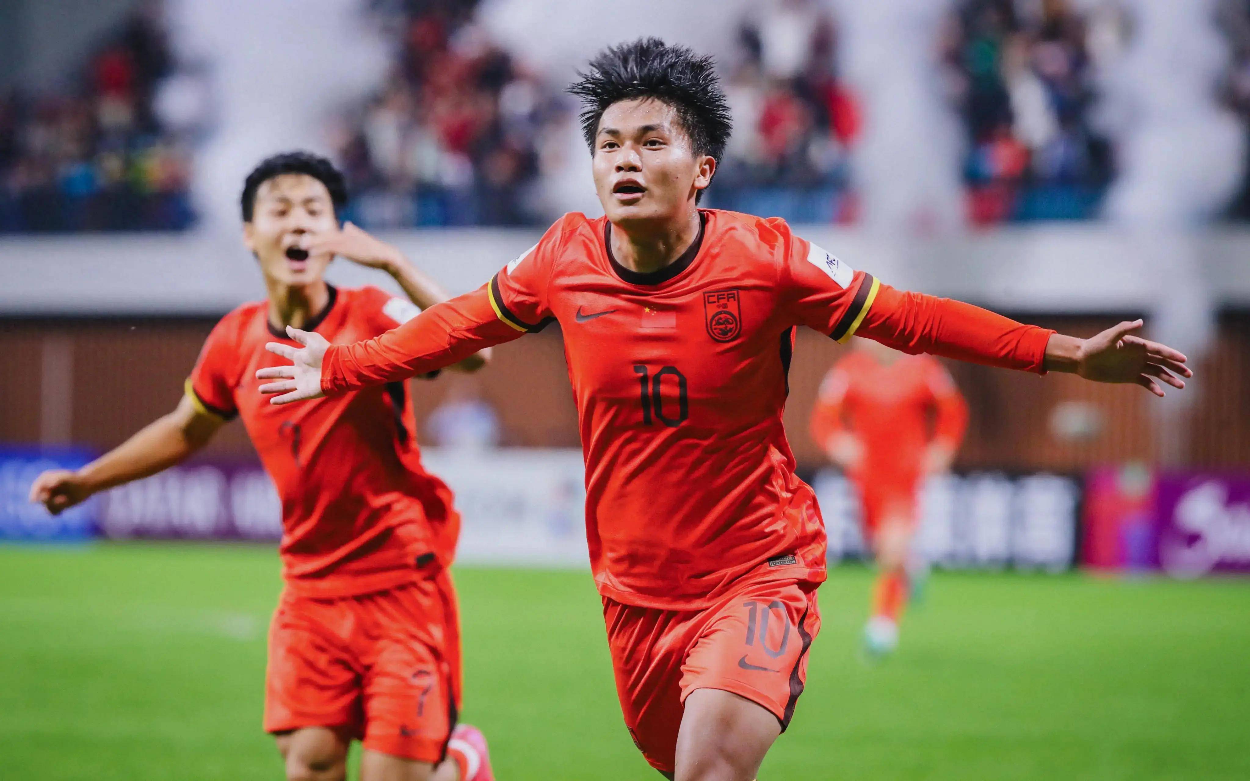 赫内斯：和伯利交流时他随口就能提到半个亿；相信于帕会续约（赫内斯：与伯利交谈张口就是五千万；相信于帕将续约）