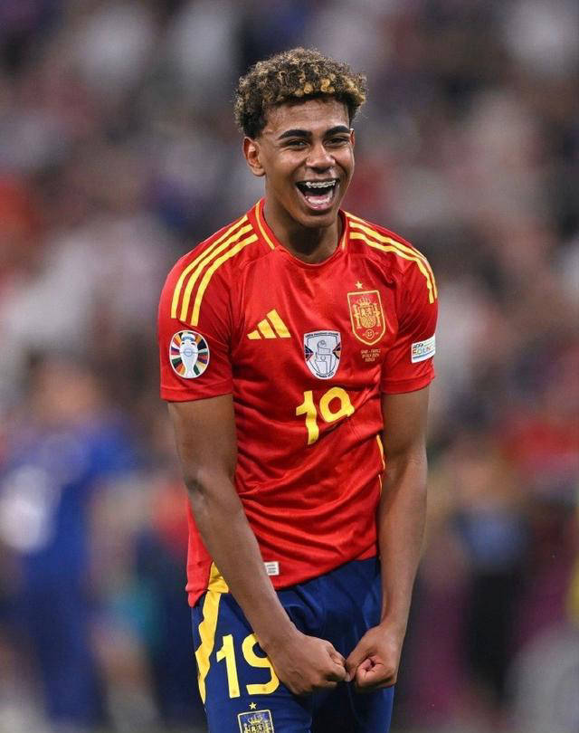 于帕：合同问题不会影响我；坎特让法国队的防守更有保障（于帕称合同问题无碍发挥，坎特让法国防线更稳固）