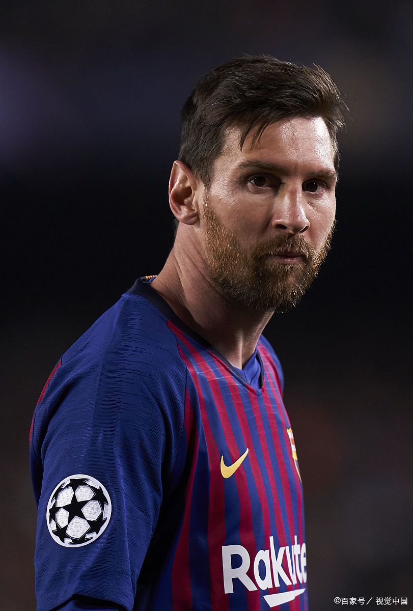 布莱顿发布三笘薰手持二战时日本侵略者照片的图片，如今已删除道歉但限制评论（布莱顿曾发布三笘薰手持二战日本侵略者照片，现已删帖致歉并限评）