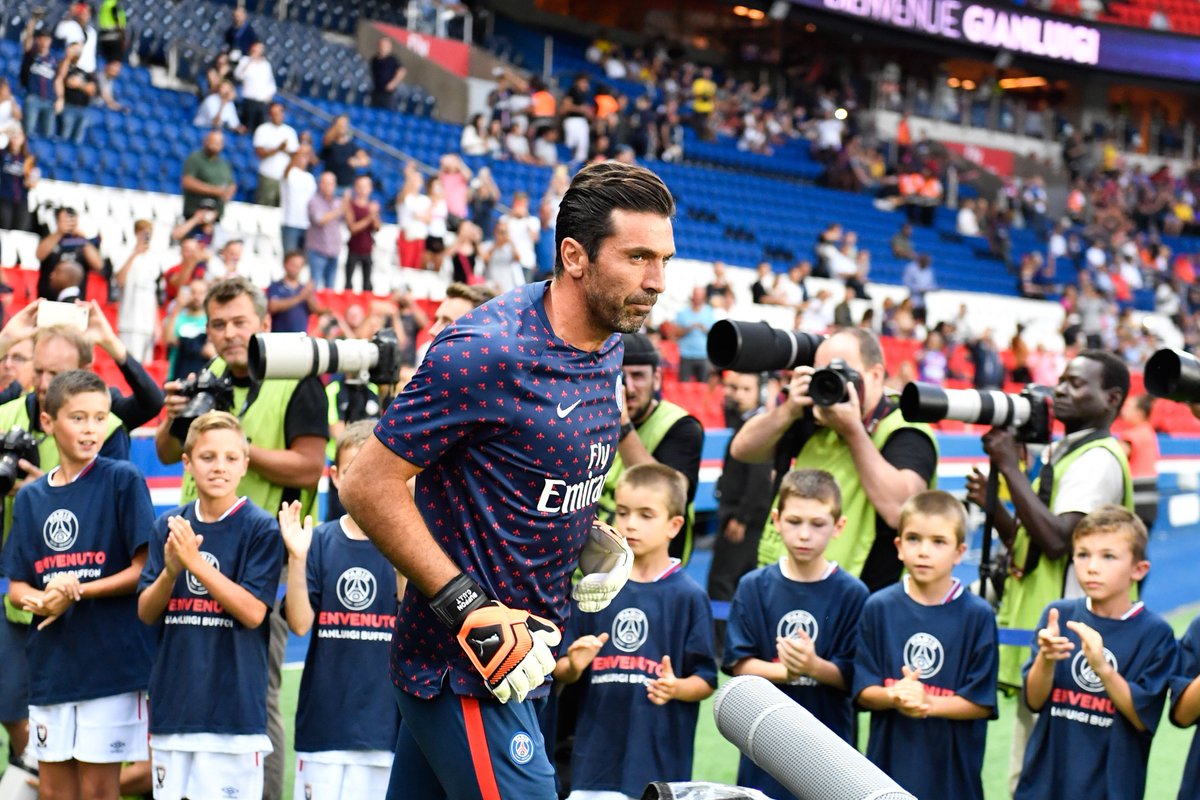 贝克汉姆一家庆祝夺冠（贝克汉姆全家齐庆夺冠）