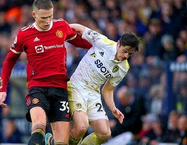 艾顿：我来湖人是填补空缺的，他们长期缺少攻守兼备的大个子