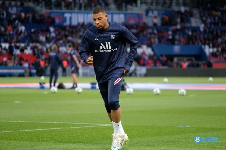 记者：梅努希望租借加盟那不勒斯，像麦克托米奈那样证明自己（记者：梅努有意租借投那不勒斯，欲学麦克托米奈证明自己）