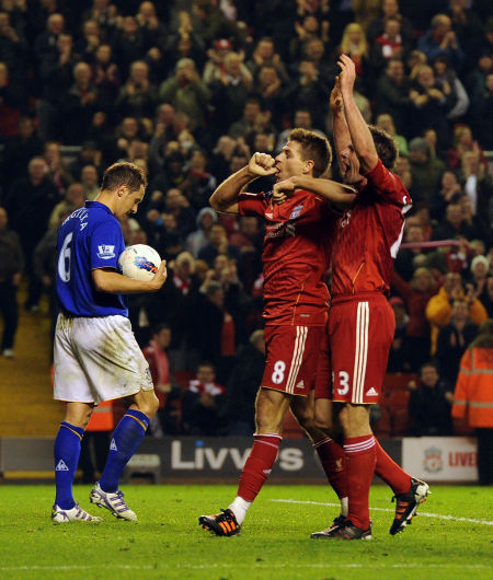 穆帅：当年我给了麦克托米奈生涯首秀，今天他给我他的球衣（穆帅：昔日我助麦克托米奈完成处子秀，今日他以球衣回馈我）