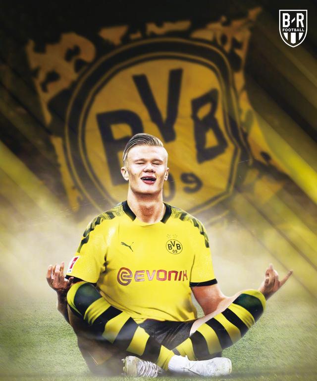 安全感满满！德保罗穿跨栏背心当梅西“保镖”，苏牙贴身紧跟（安全感拉满！德保罗穿跨栏背心护驾梅西，苏牙全程紧随）