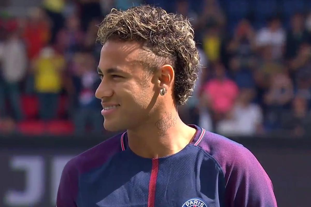 卡利亚里3-3热那亚，维蒂尼亚先拔头筹，阿龙-马丁扳平比分（卡利亚里3比3战平热那亚：维蒂尼亚首开纪录，阿龙-马丁扳平）