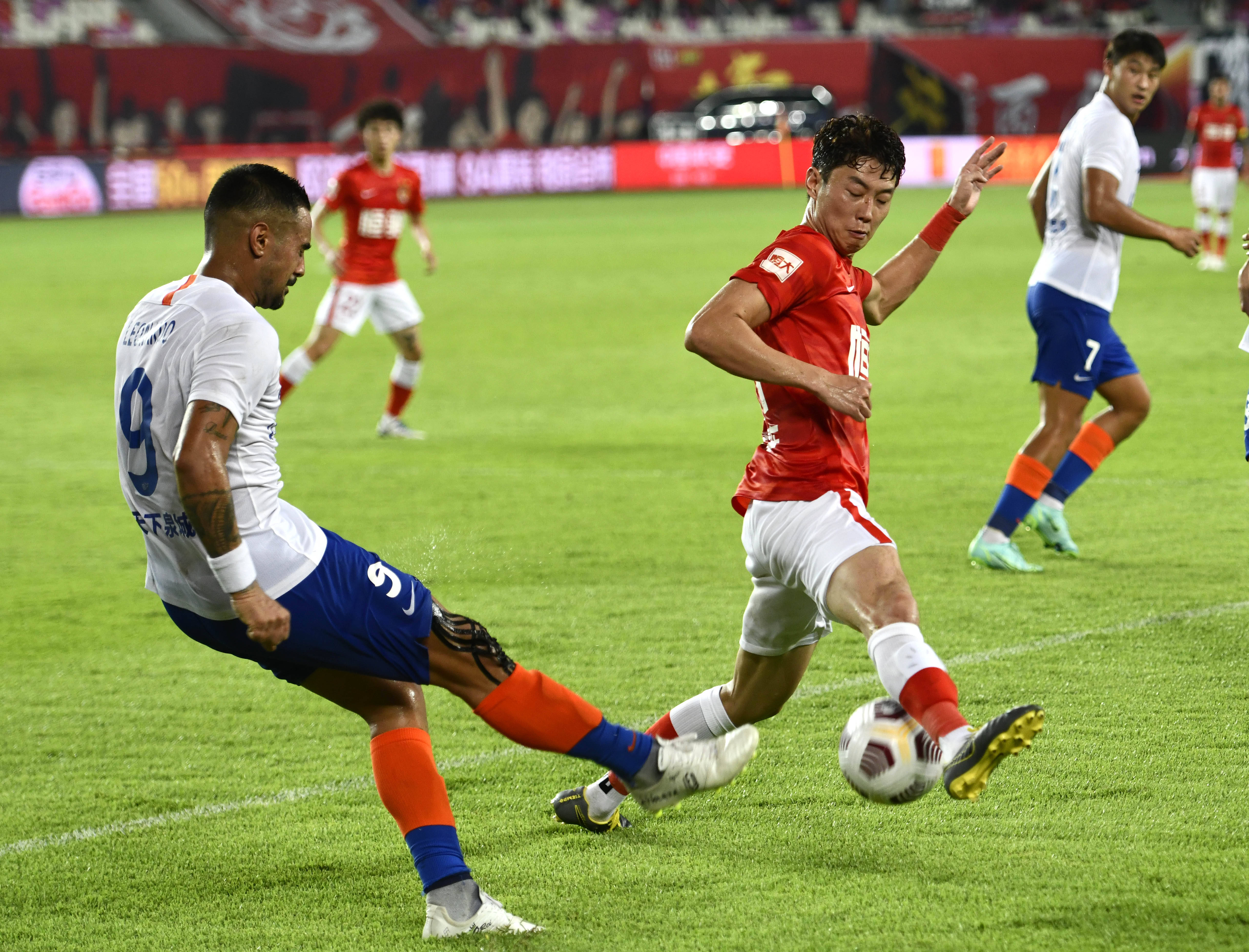 米体：拉齐奥在冬窗将引进3-4名球员，因西涅开窗后马上加盟（米体：拉齐奥冬窗计划补强3至4人，因西涅开窗即刻加盟）